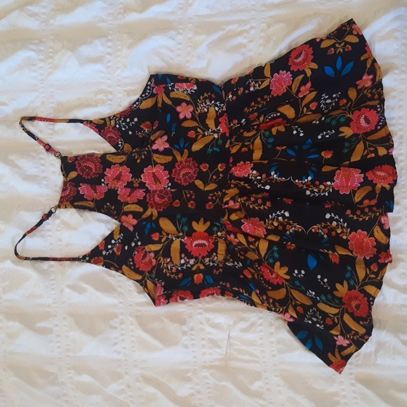 Express Tank, NWOT - Picture 2 of 5